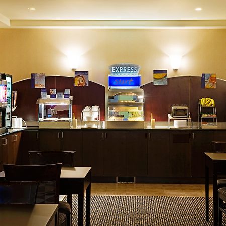 Holiday Inn Express & Suites-Regina-South By Ihg Экстерьер фото