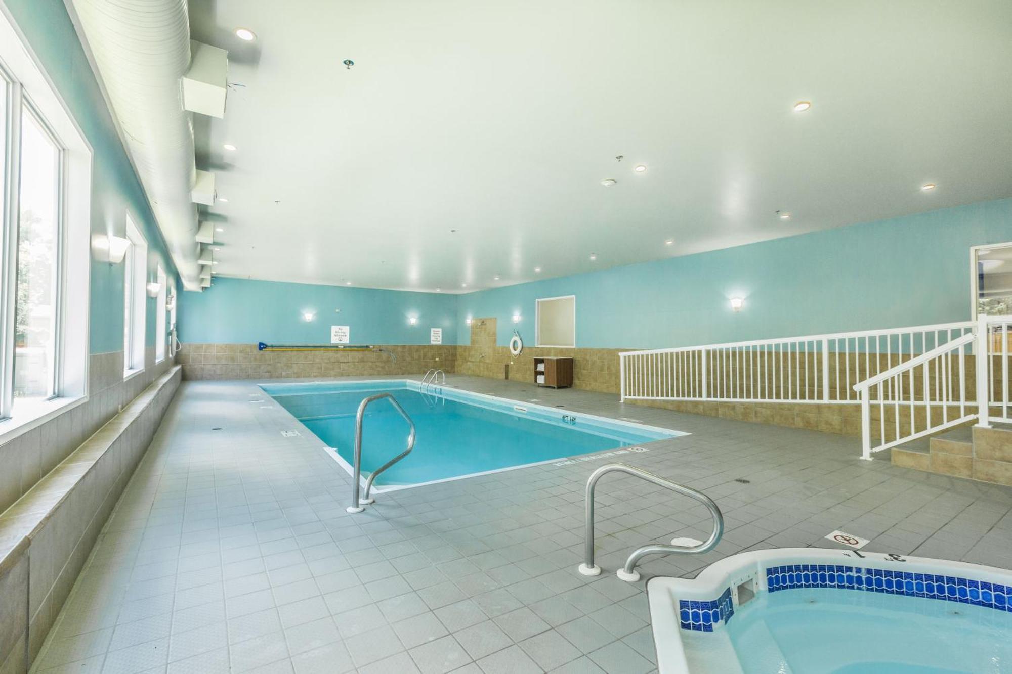 Holiday Inn Express & Suites-Regina-South By Ihg Экстерьер фото
