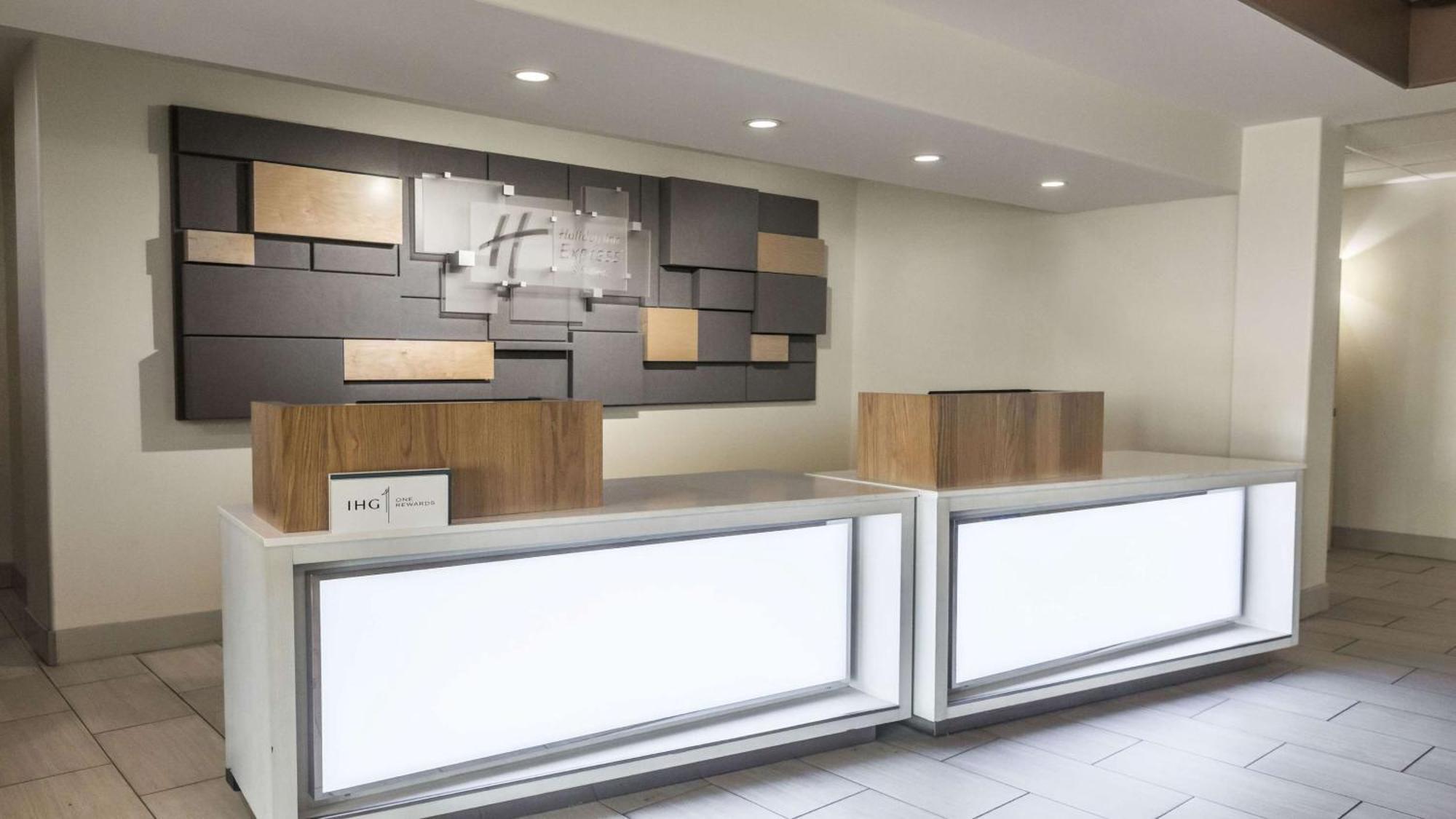 Holiday Inn Express & Suites-Regina-South By Ihg Экстерьер фото